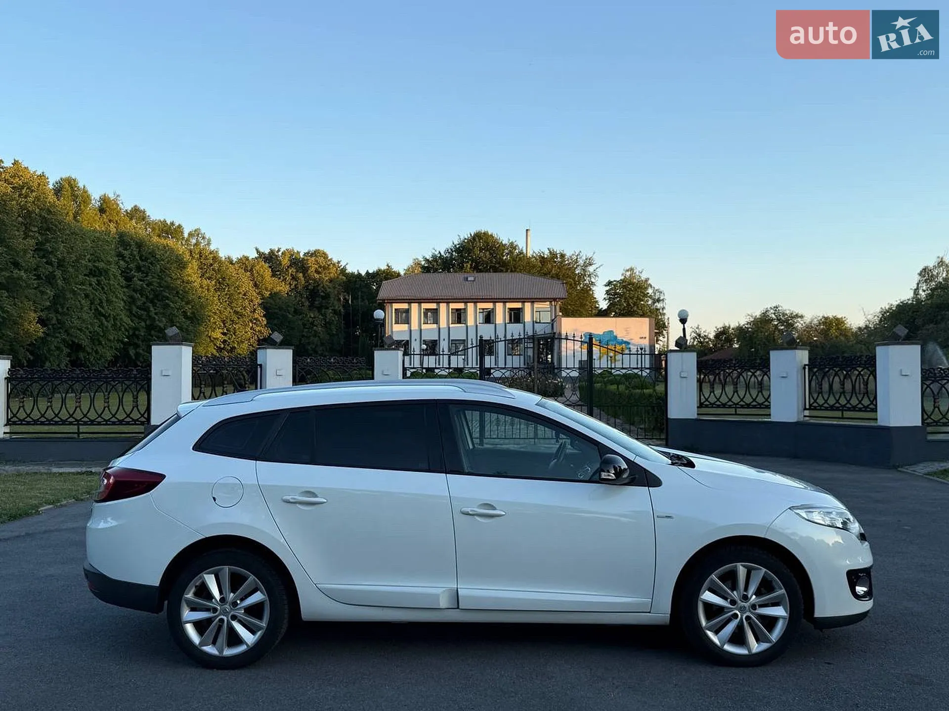2012 Renault Megane - мініатюра 21