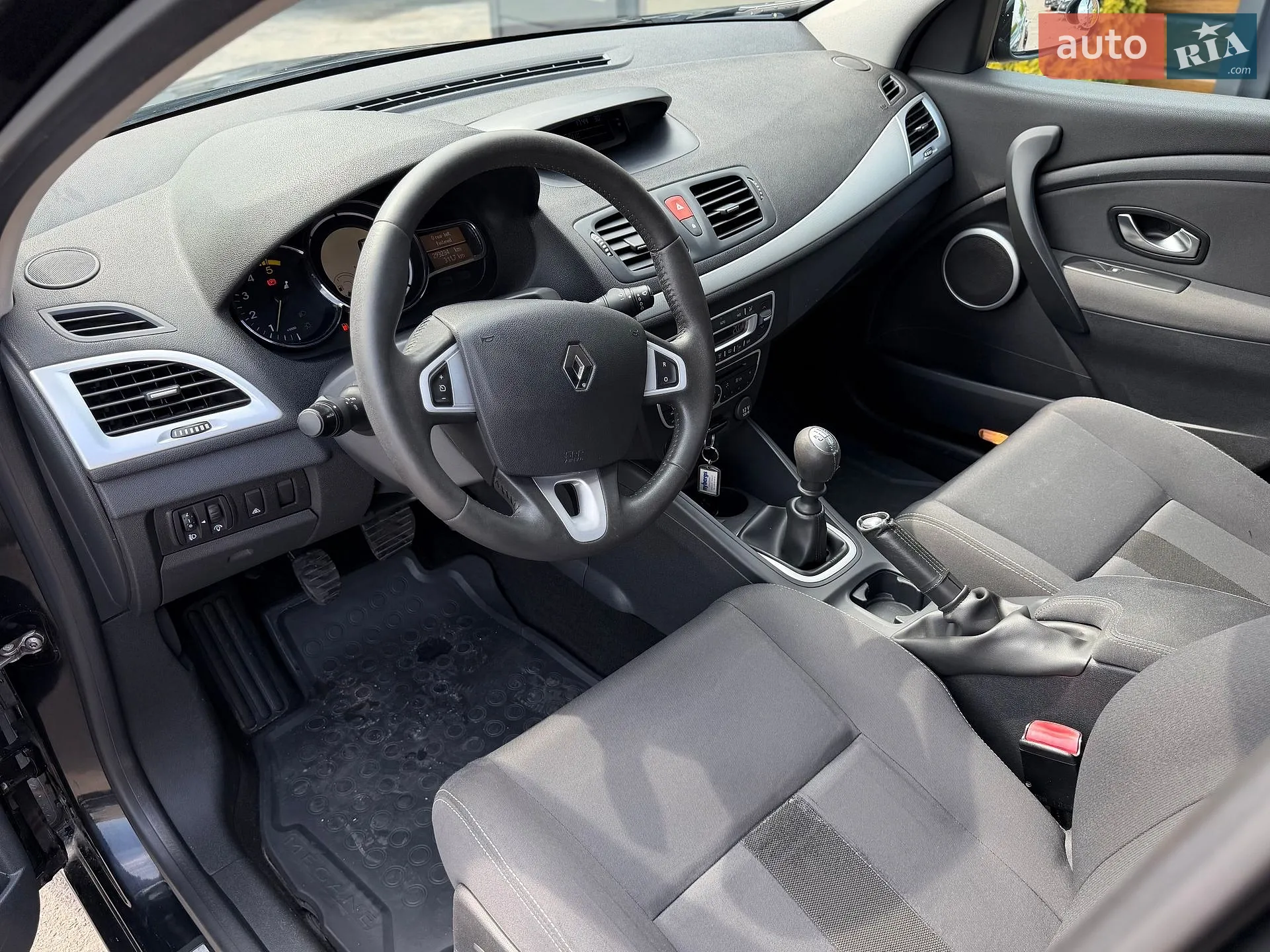 2011 Renault Megane - мініатюра 24
