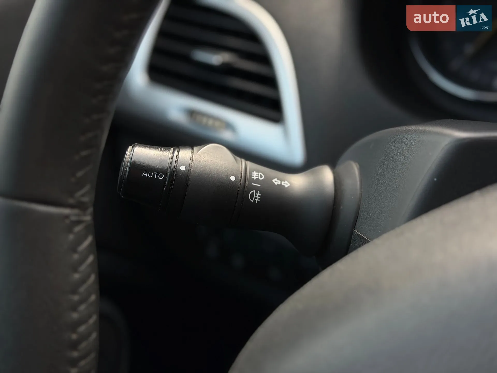 2011 Renault Megane - мініатюра 32