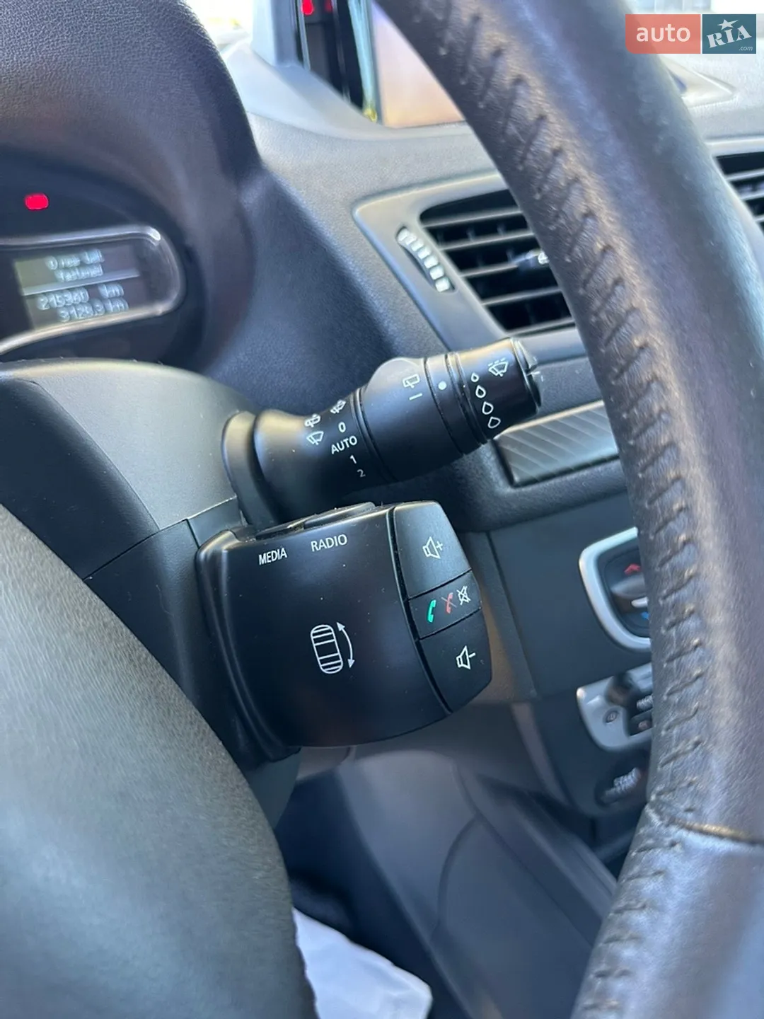 2012 Renault Megane - мініатюра 27