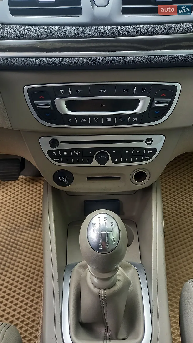 2010 Renault Megane - мініатюра 12