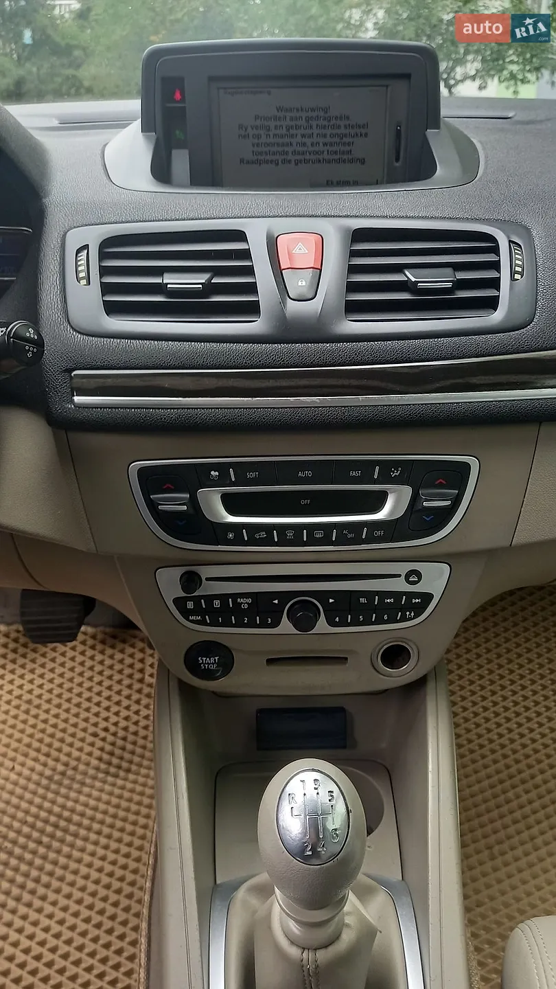 2010 Renault Megane - мініатюра 11