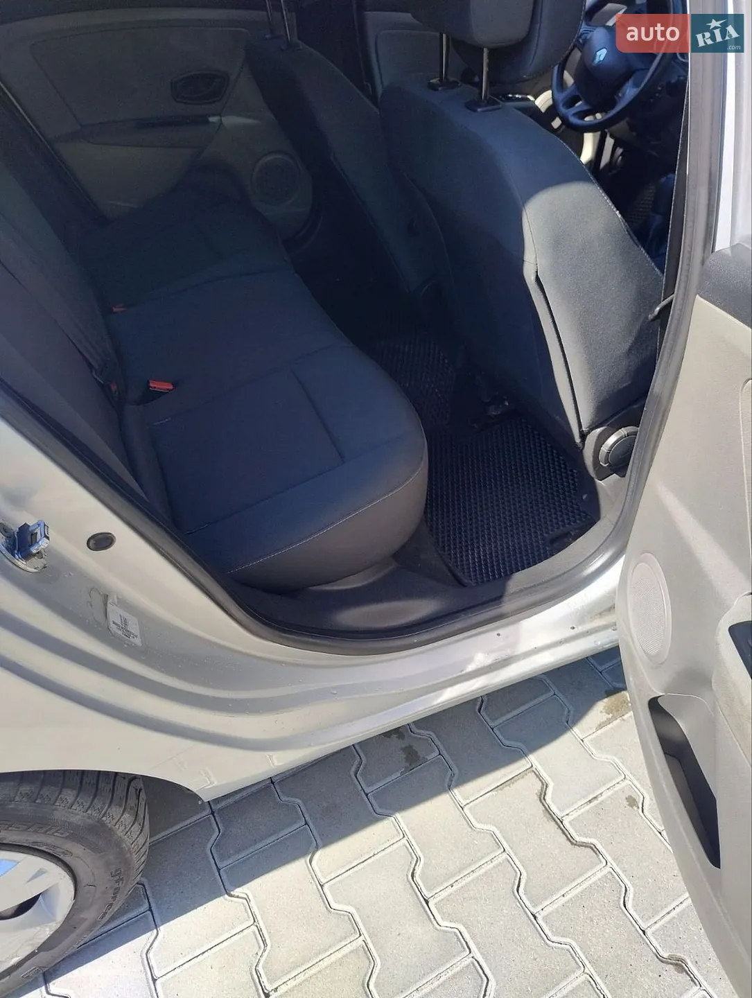 2010 Renault Megane - мініатюра 9
