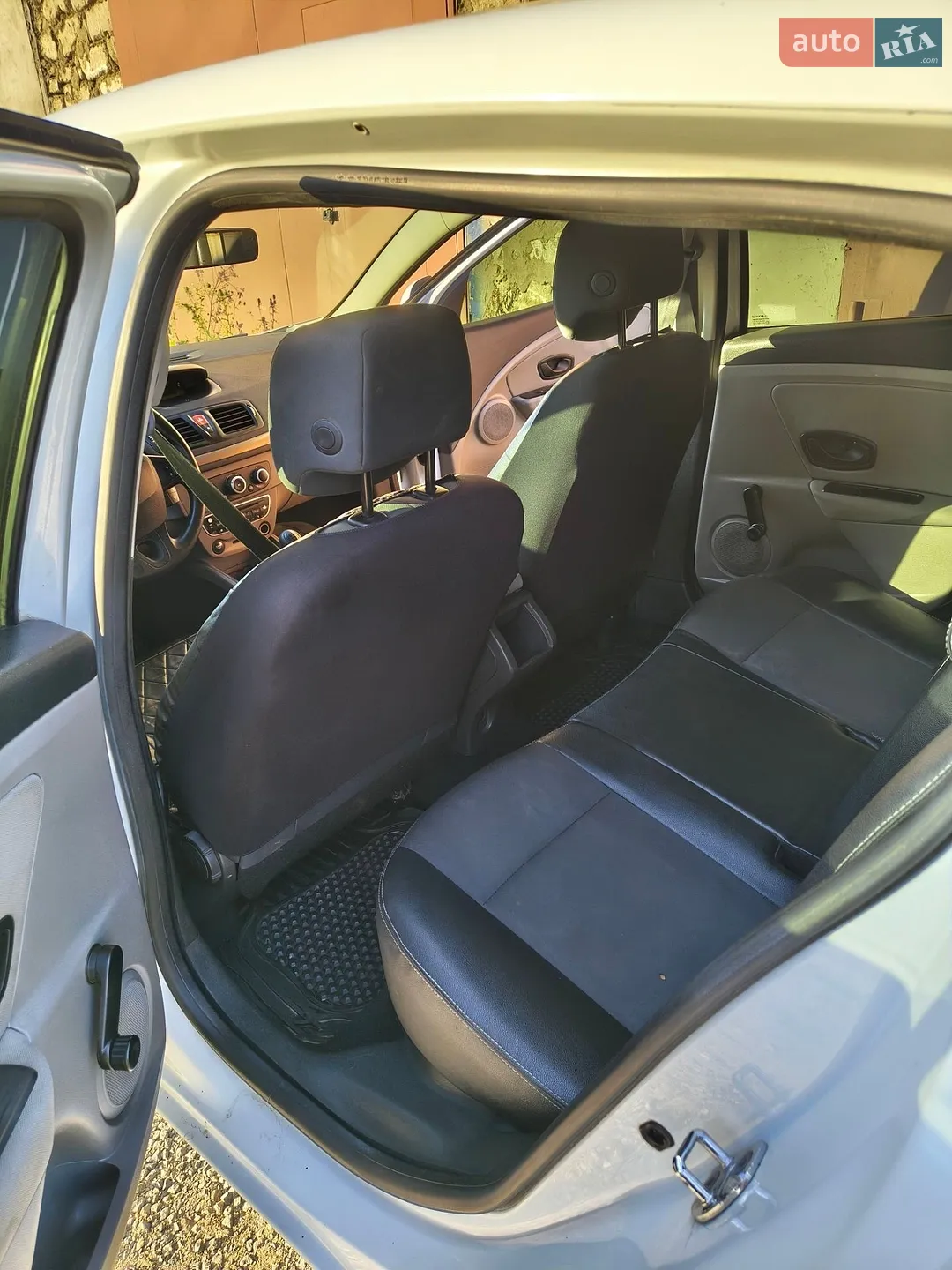 2010 Renault Megane - мініатюра 9