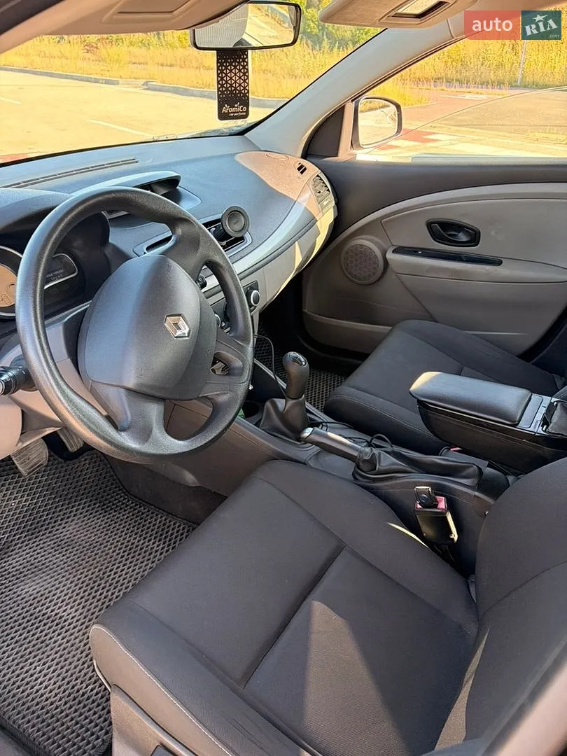 2011 Renault Megane - мініатюра 10
