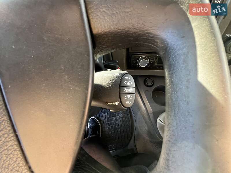 Вантажний фургон Renault Midlum 2012 в Львові