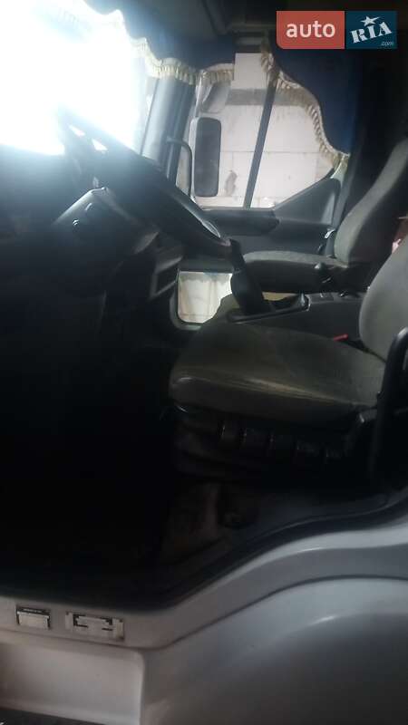 Платформа Renault Midlum 2002 в Бершаді