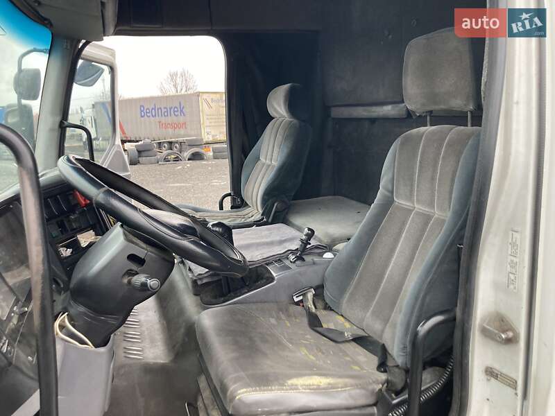 Грузовой фургон Renault Midlum 2002 в Луцке