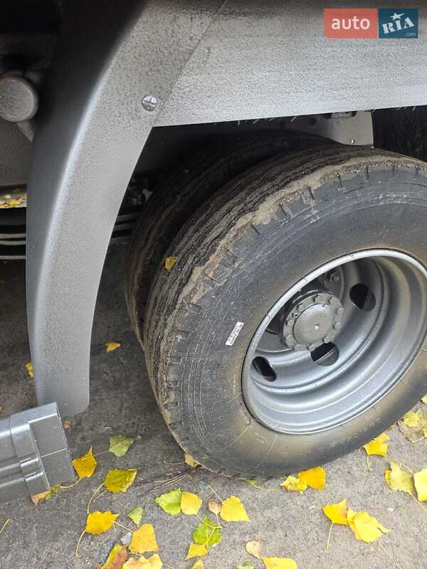 Грузовой фургон Renault Midlum 2003 в Броварах