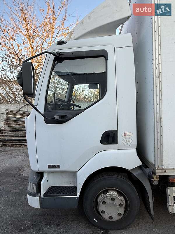 Грузовой фургон Renault Midlum 2004 в Киеве