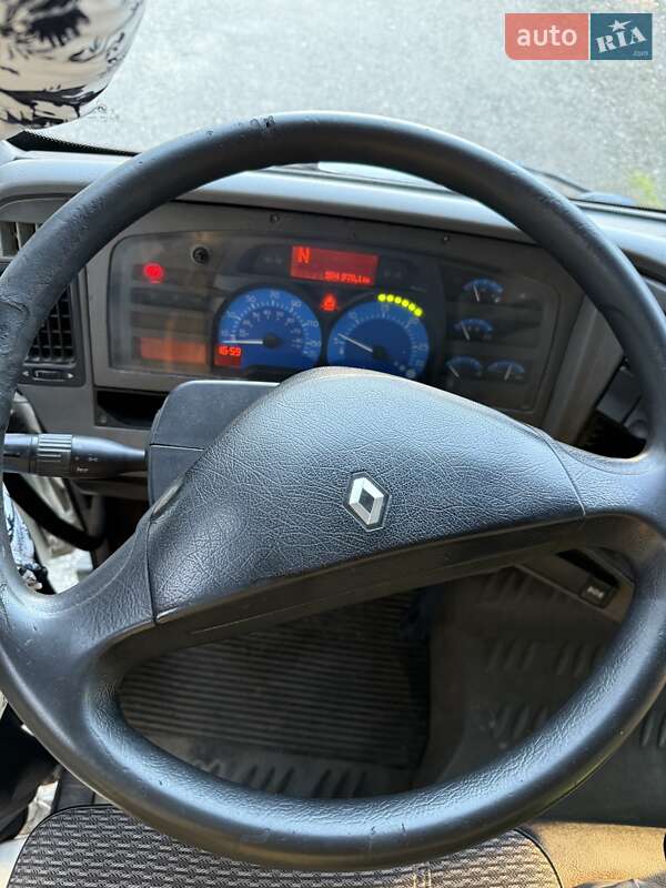 Грузовой фургон Renault Midlum 2004 в Киеве