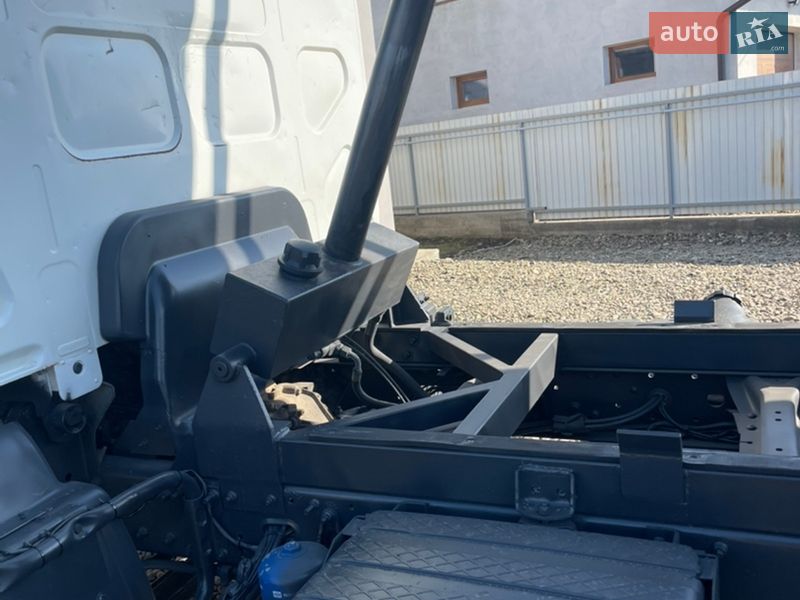 Самосвал Renault Midlum 2001 в Черновцах