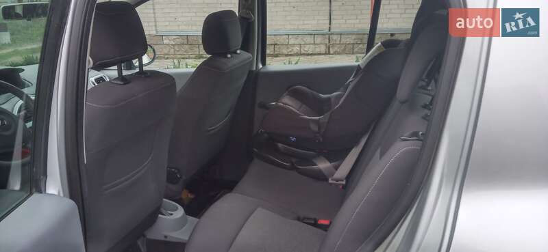 Хэтчбек Renault Modus 2011 в Ратным