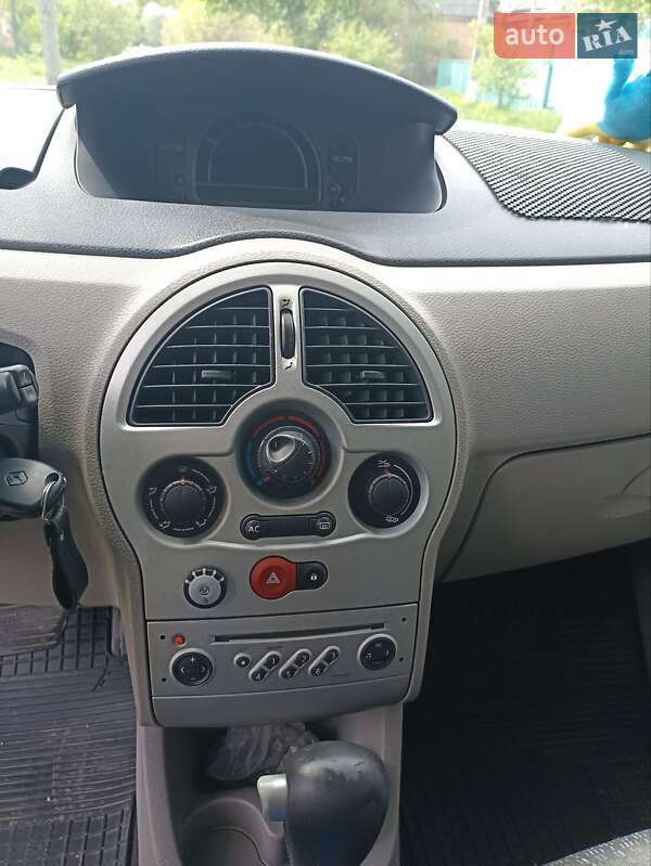 Хэтчбек Renault Modus 2005 в Лубнах