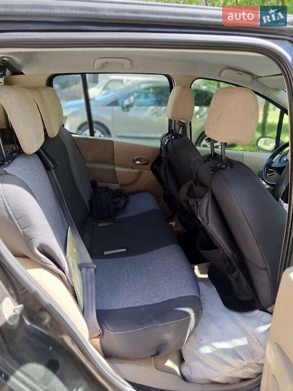 Хэтчбек Renault Modus 2004 в Львове