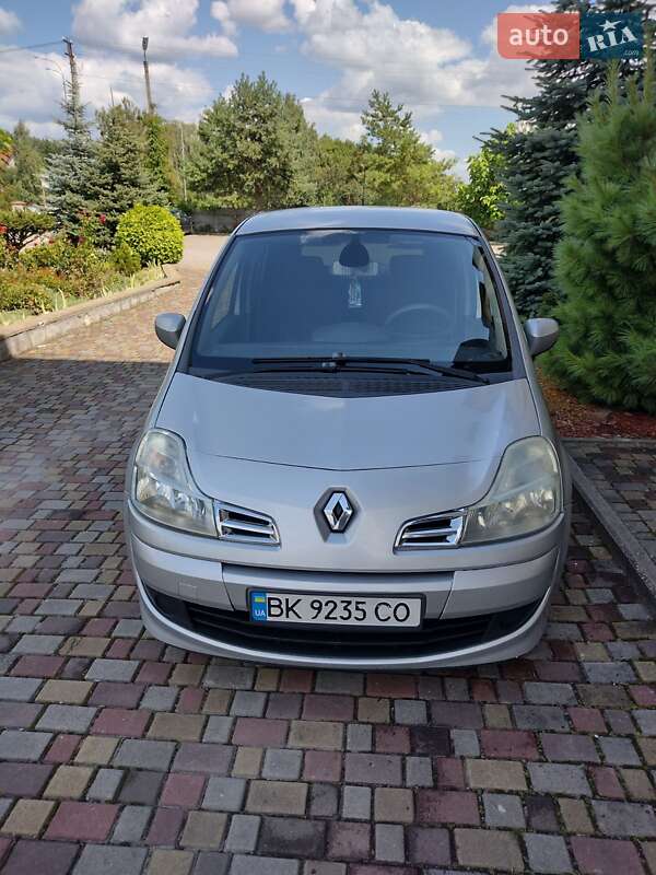Хэтчбек Renault Modus 2009 в Дубно