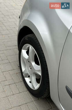 Хэтчбек Renault Modus 2007 в 