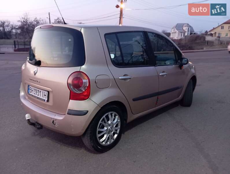 Хэтчбек Renault Modus 2005 в Светловодске фото 4 Хэтчбек Renault Modus 2005 в Светловодске