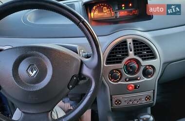 Хэтчбек Renault Modus 2009 в 