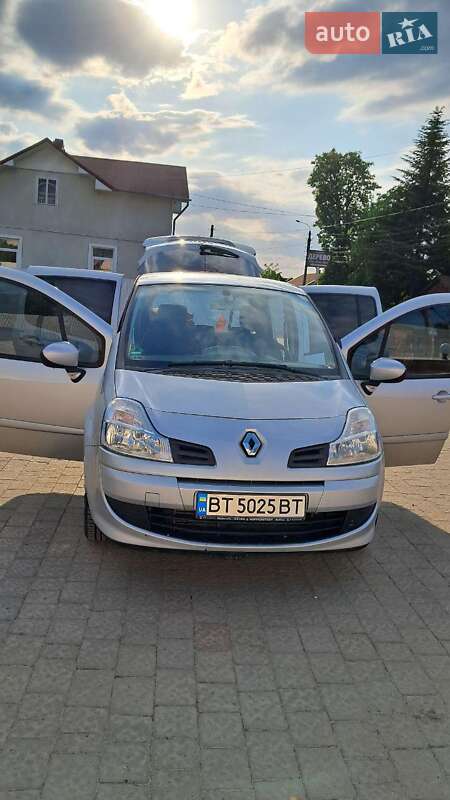Хэтчбек Renault Modus 2011 в 