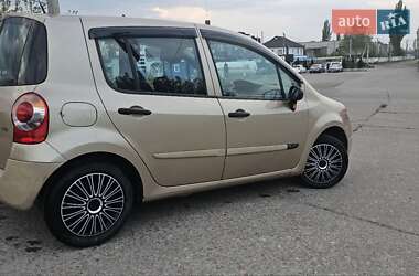 Хэтчбек Renault Modus 2004 в 