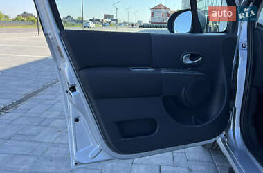 Хэтчбек Renault Modus 2009 в 