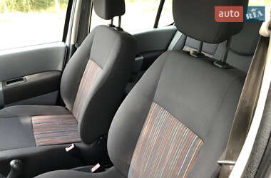 Хэтчбек Renault Modus 2009 в 