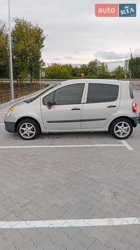 Хэтчбек Renault Modus 2006 в 