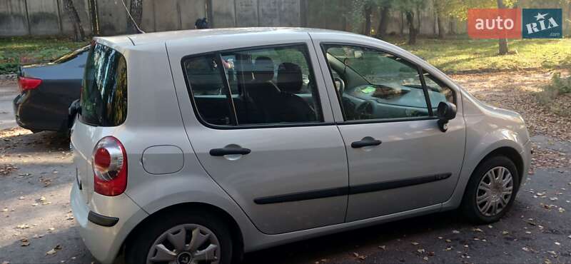 Хетчбек Renault Modus 2006 в Жашківу