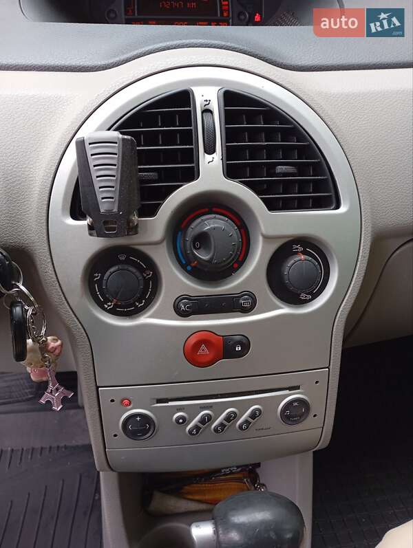 Хетчбек Renault Modus 2006 в Бориславі