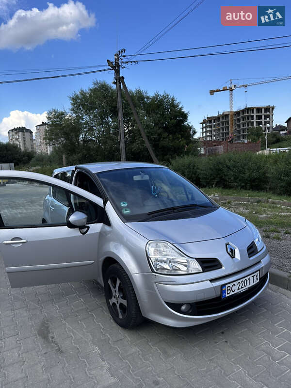 Хэтчбек Renault Modus 2009 в 