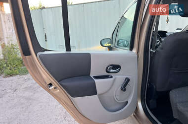 Хэтчбек Renault Modus 2004 в 