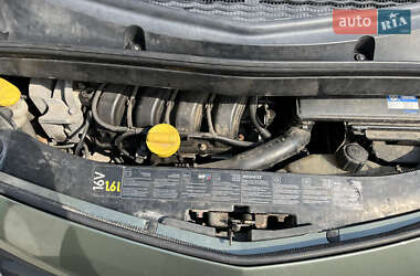 Хэтчбек Renault Modus 2005 в 