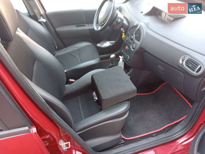 Хэтчбек Renault Modus 2011 в Днепре