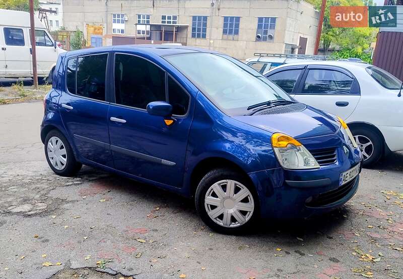 Хэтчбек Renault Modus 2005 в 