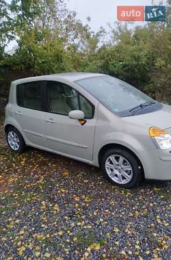 Хэтчбек Renault Modus 2006 в 