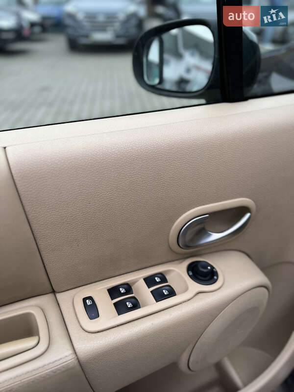 Хэтчбек Renault Modus 2006 в Староконстантинове