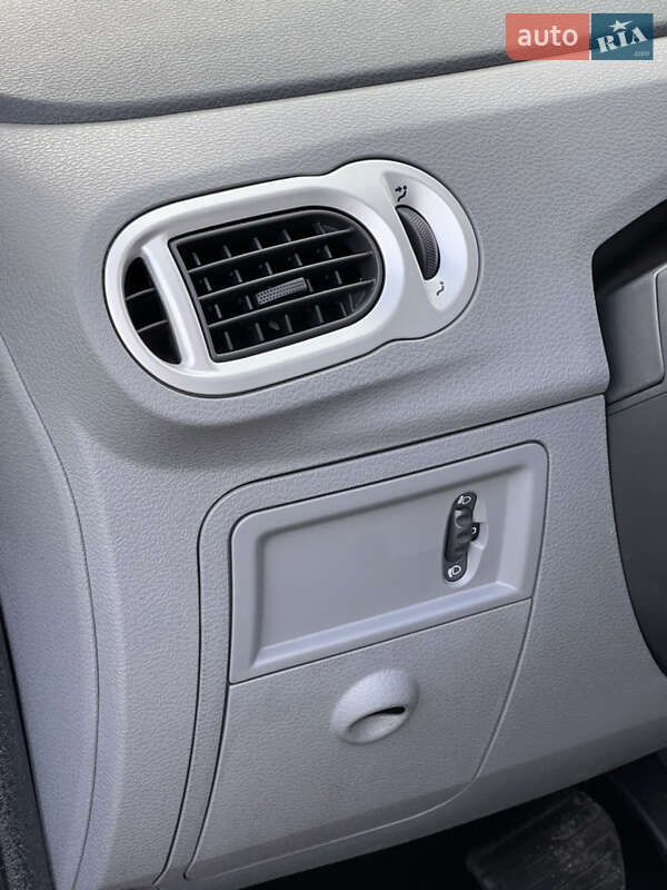 Хэтчбек Renault Modus 2010 в Житомире
