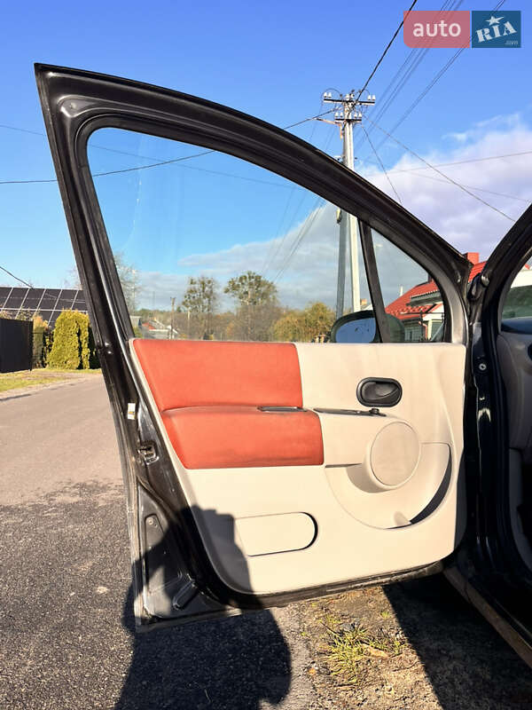 Хэтчбек Renault Modus 2005 в Киверцах