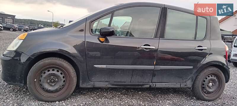 Хэтчбек Renault Modus 2006 в Лубнах