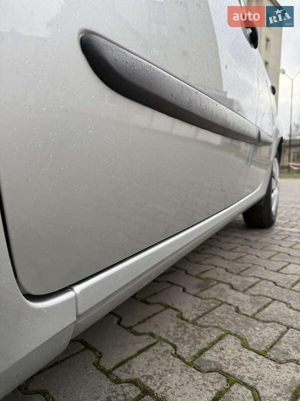 Хетчбек Renault Modus 2008 в Чернівцях