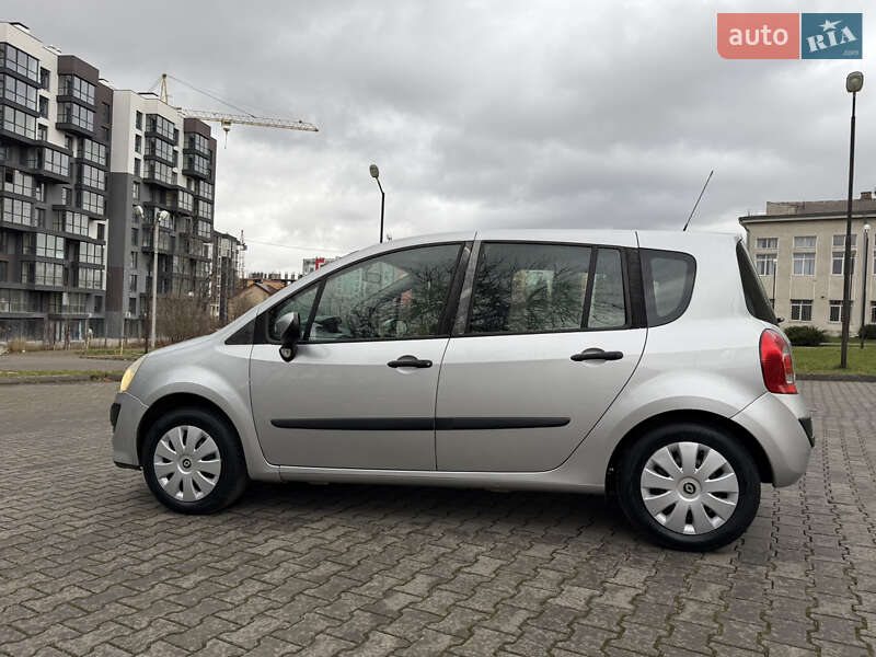 Хетчбек Renault Modus 2008 в Чернівцях