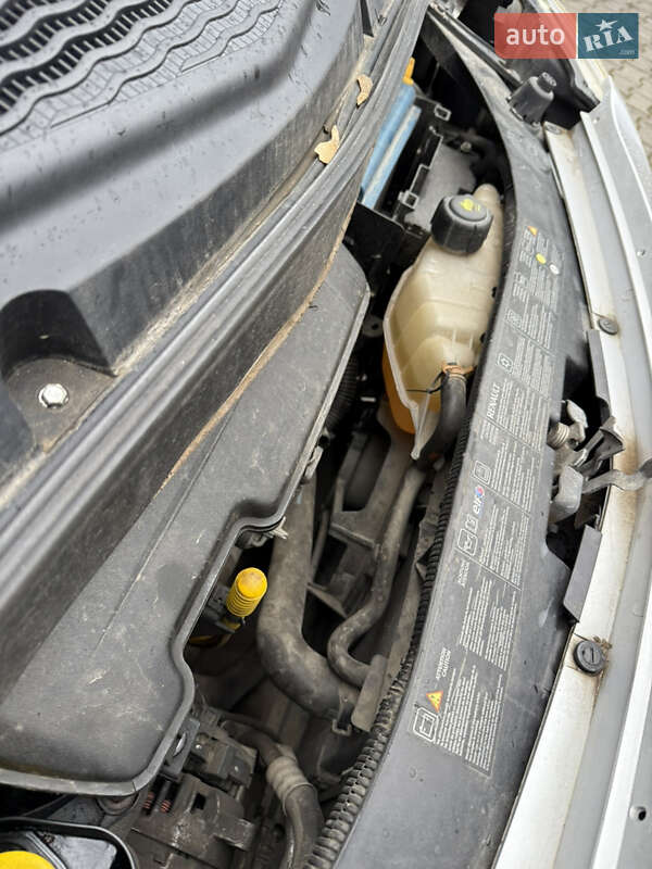 Хетчбек Renault Modus 2008 в Чернівцях