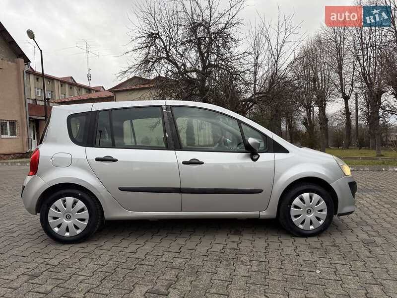 Хетчбек Renault Modus 2008 в Чернівцях