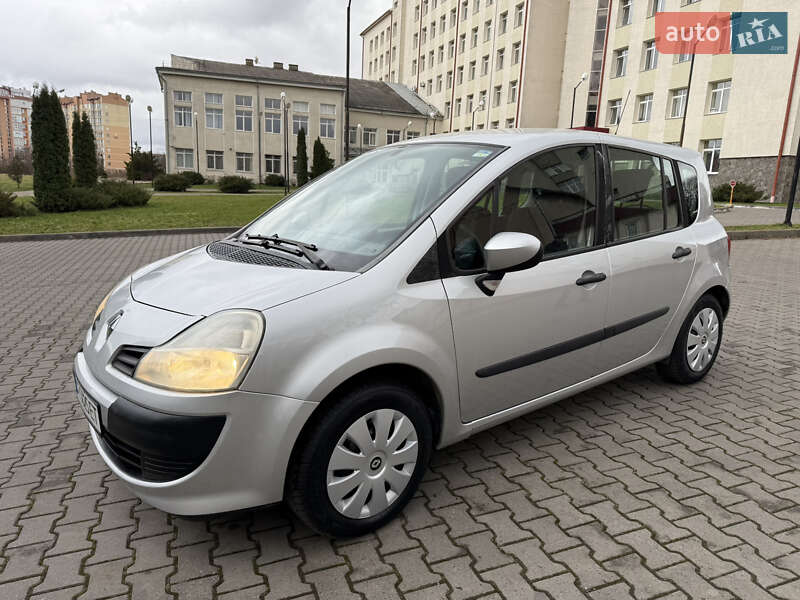Хетчбек Renault Modus 2008 в Чернівцях