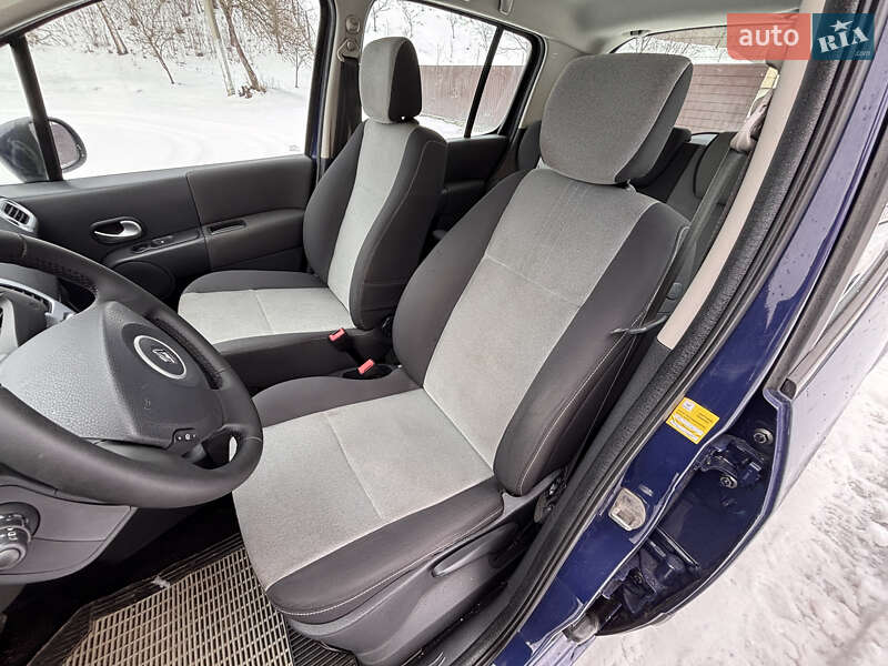 Хэтчбек Renault Modus 2009 в Надворной