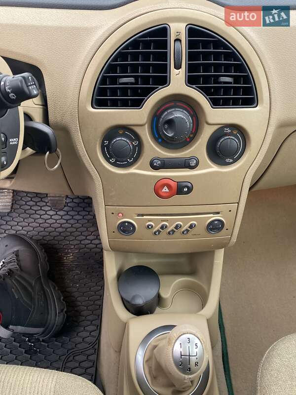 Хэтчбек Renault Modus 2004 в Черновцах