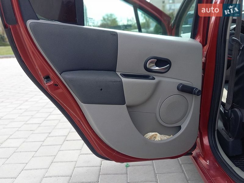 Хетчбек Renault Modus 2006 в Черкасах