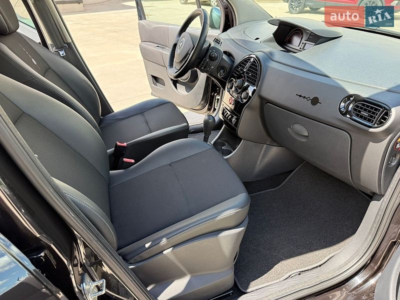 Хэтчбек Renault Modus 2011 в Луцке