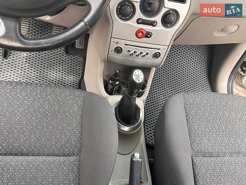 Хетчбек Renault Modus 2004 в Тернополі